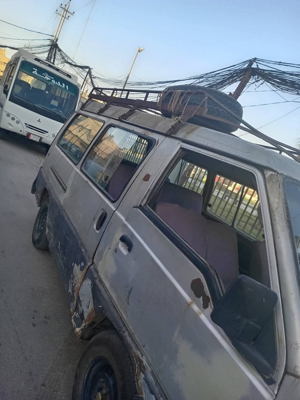 السلام عليكم هونداي للبيع موديل 96 كير ومكينه رأس الثور 3000 فيشه وبطل مكينه وكير جدد دوشمه جديده تايرات جدد حداديه جديده السياره كبل للشارع مكان السياره نجف بيه خط كوفه نجف متواجد عل فيس واتساب هذه رقمي *********** سعره 20 ورقه
