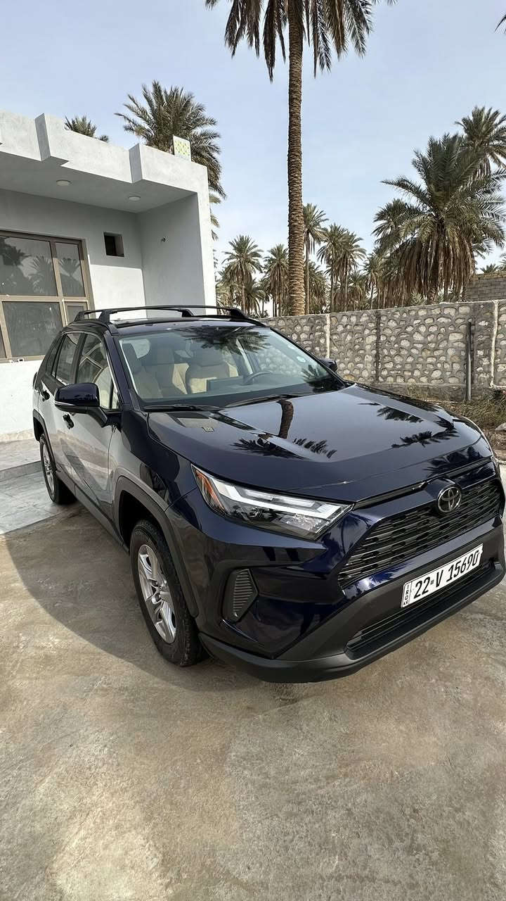 السلام عليكم تيوتا راف فور 2023  بانزين فقط مكينه 2500 وارد امريكي حادث بسيط جدا باب السائق صبغ فقط بدون ايرباك وبدون اي دواخل ماشيه 14 الف جديده جدا مواصفات فول فتحه سقف جنطه كهرباء تشغيل بصمه كشن كهرباء داخل صحراوي رقم أربيل تحويل او وكاله مجاناً مكان السياره الديوانية سعر 258 وبيها مجال لشراي رقمي ***********
