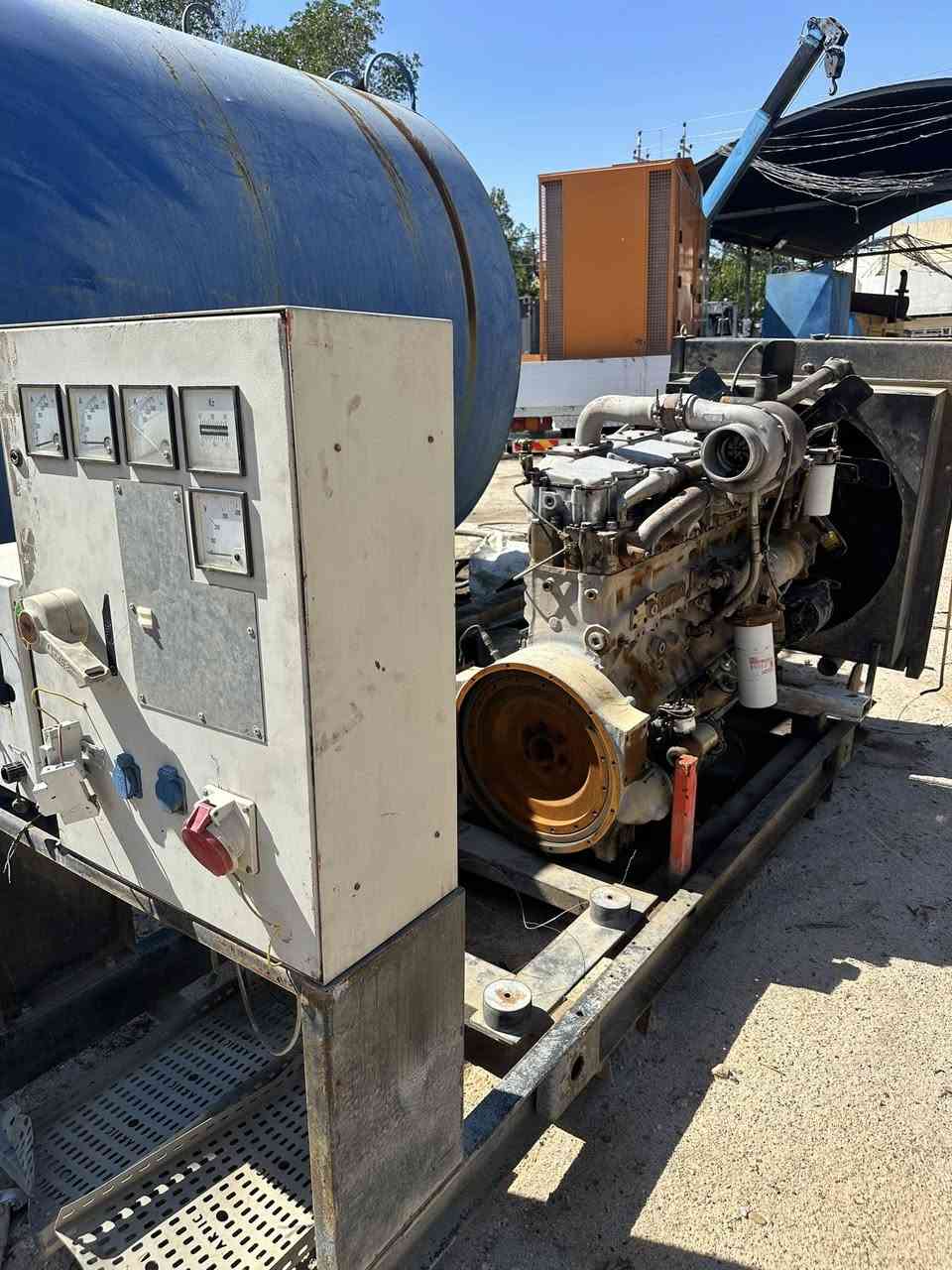 سلام عليكم 
للبيع كمنز خمسه ونص امريكي اصلي 
شغاله لا تبخير ولا تنقيص راديتر نحاس 
نقص توليد فقط للستفسار***********
