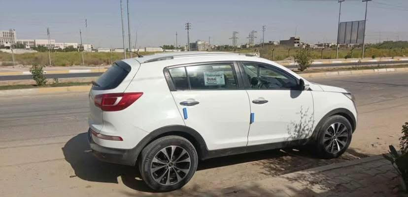 السلام عليكم
 سبورتج للبيع او مراوس بسياره ناصيه  
 موديل ١١ مكينه ٢٤٠٠ خليجي ،
بيهه جاملغ مبدل وتصليح بالتكمه وباب صبغ
كير مكينه مكفول حداديه  تخم تاير جديد 
 السعر  ١١٧ وبيهه مجال قليل. 
مواصفاتها 
كاميرا وحساسات خلفيه 
تحكم سترين 
الدواخل قطعتين 
اشاير بالمري 

التواصل واتس ***********
مكان السياره الديوانيه
