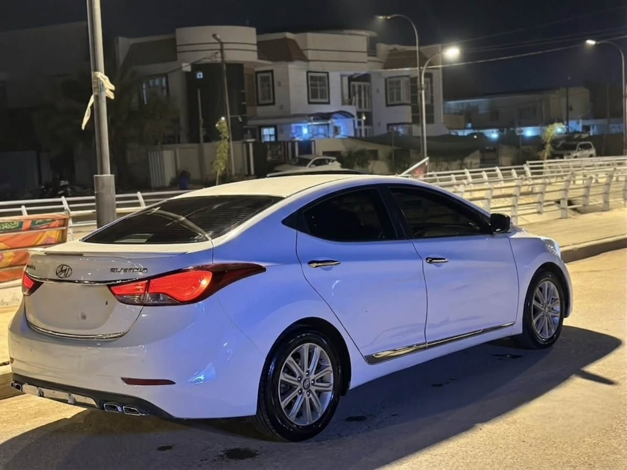 سلام عليكم للبيع الانترا موديل 2016 خليجي فول تبريد خلفي رقم بغداد سياره مكفوله من الصبغ فقط ربع الباب الخلفي صبغ  مكينه 1800ماشيه ((125 ))كيلو سعرها 115 وبيها مجال 
***********
