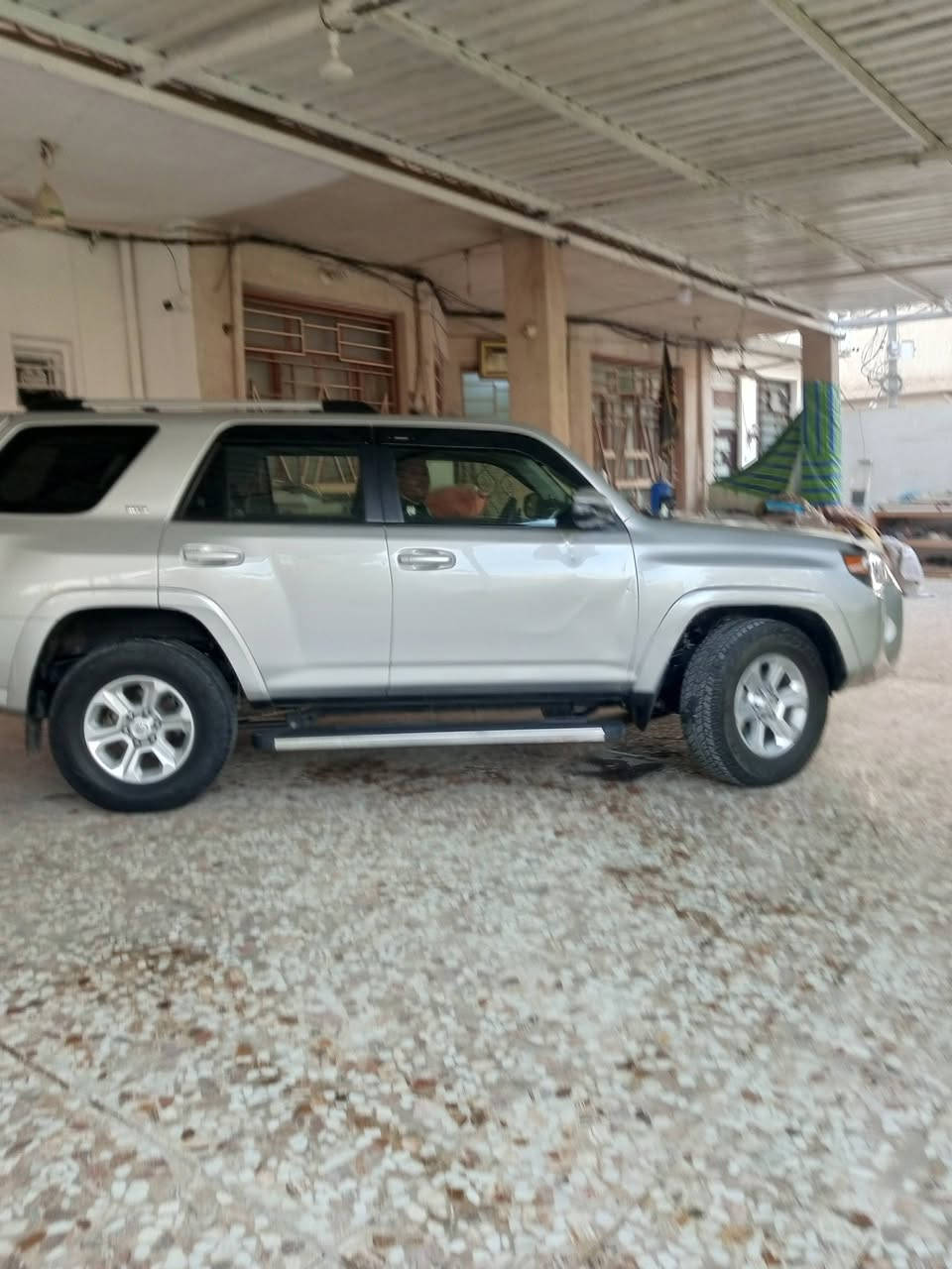 سلام عليكم للبيع او مراوس بسياره مناسبه حسبة شده تويوتا فور رنر 2022 فول مواصفات تبديل چاملغ وبنيد ولغد عكس السايق ماشيه ٨٥ سعر ٣١٥ ومجال قليل *********** اتصال او وتساب
