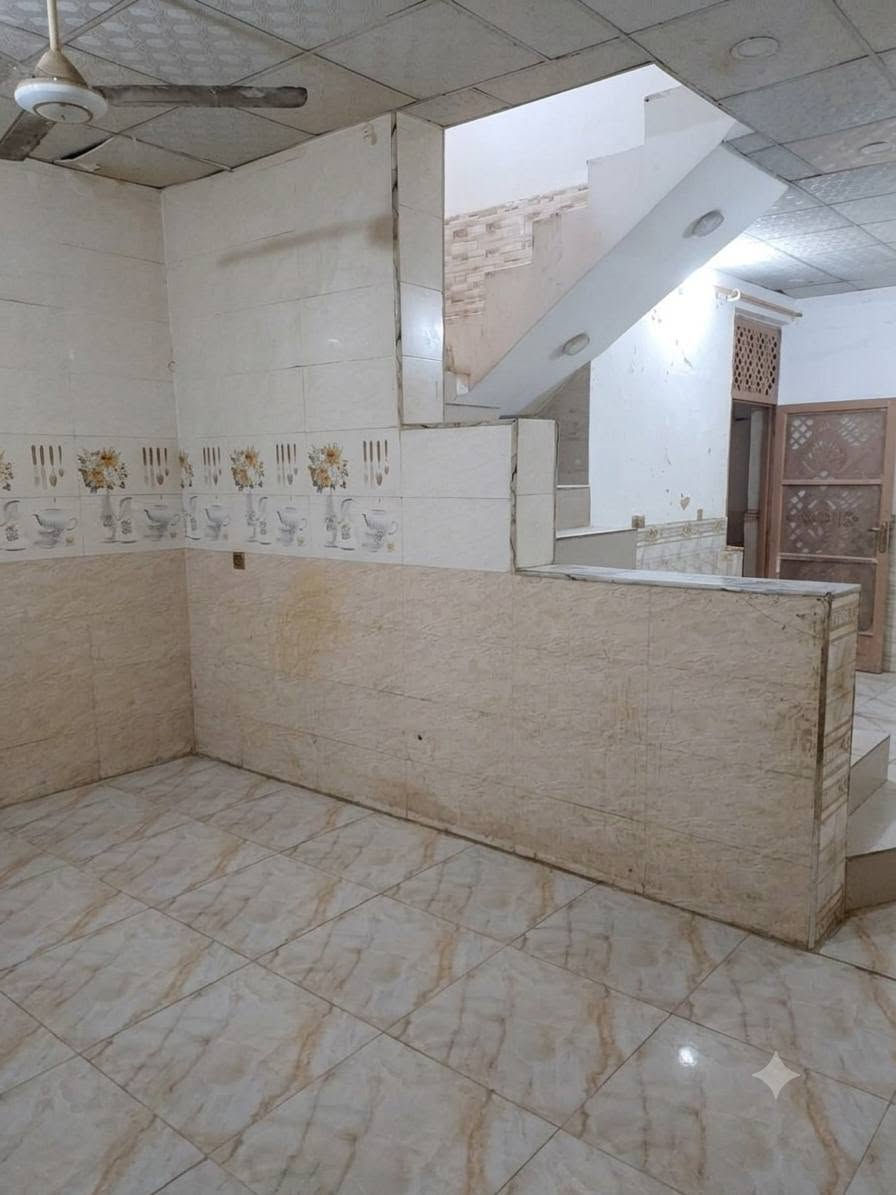 بيت لبيع
بيت لبيع 
بشارع المطحنه وجه عل شارع العام مباشر 
مشمول بل تطويب 
تفاصيل البيت 
مساحه 100 متر شارع 20
مكون من ستقبال ومطبخ وصاله وغرفه وصحيات داخليه خارجيه بناء حديث ودرجه اولى صب كونكريت مسلح 
سراميك بورسلين كهرباء دفن موقعه جدا راقي وتجاري بسعر مناسب 
لتواصل والاستفسار الاتصال ‏‪***********‬‏ او مراسلة الصفحه
