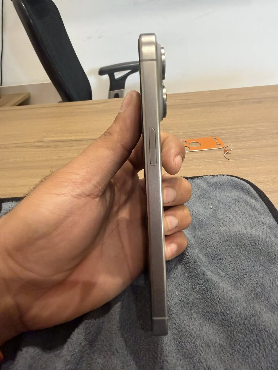 السلام عليكم ايفون 15 برو ماكس ماستر
بطارية 88 
الجهاز جديد 
السعر مليون و50 وبي شي بسيط
العنوان بغداد الغدير 
***********
