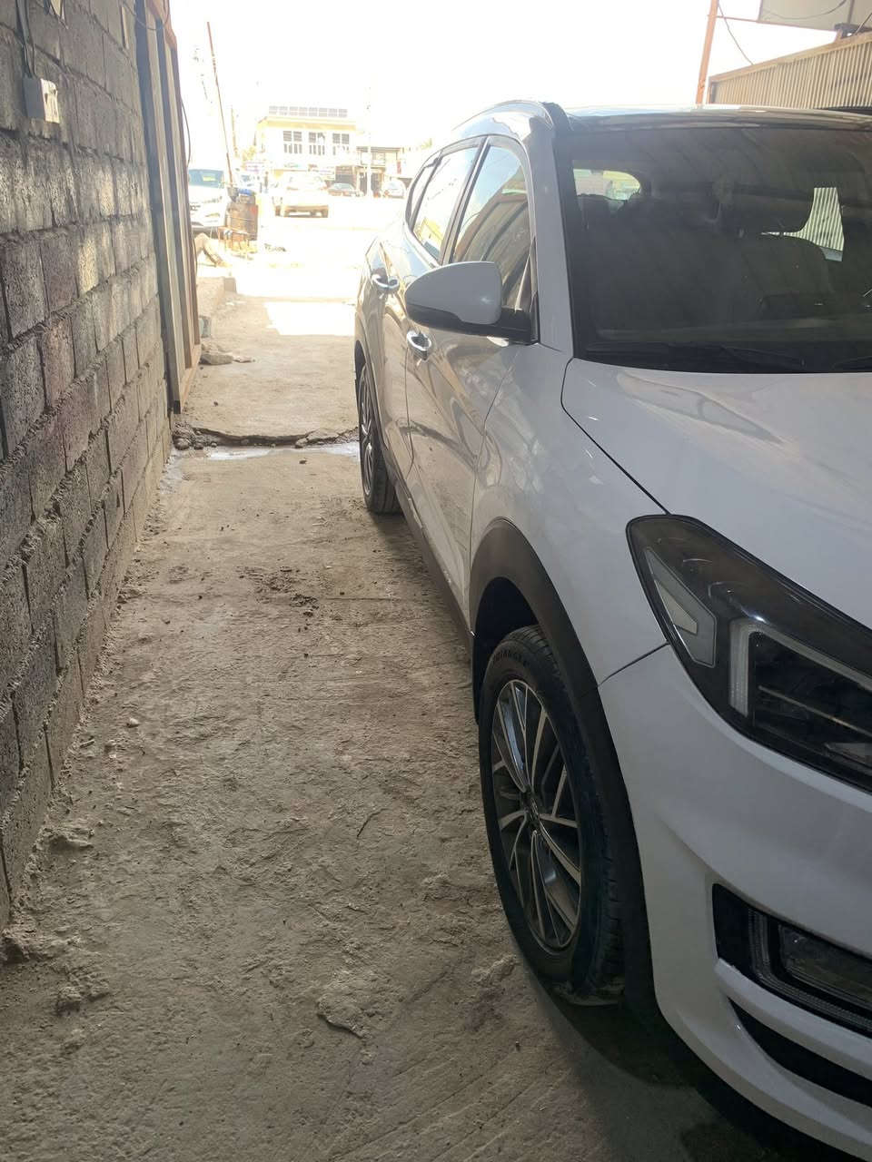توسان موديل ٢٠١٩وكاله الكاصد بيه بابين مبدله عكس السايق وشويه بلتكمه والباقي مكفول السياره فول مواصفات مكانه بغداد  ابوغريب السعر ١٦٥بيه مجال***********
