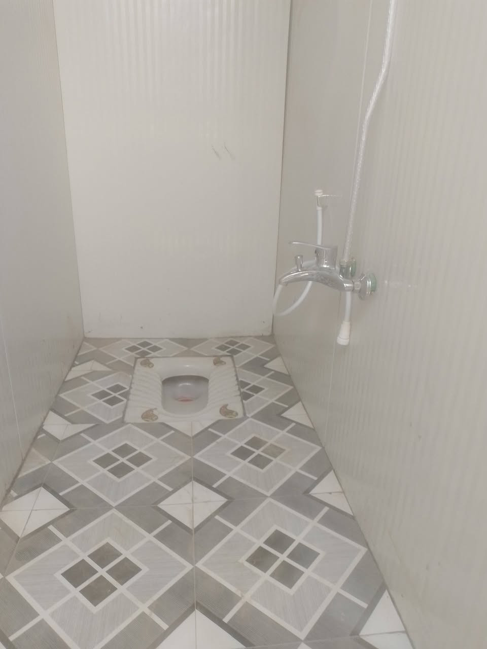 المكان الديوانيه متر مترين

***********
