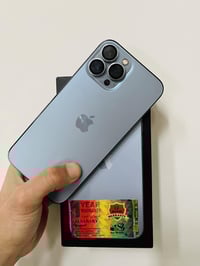 13 برو ماكس ماستر شرق اوسط وتر بروف بطاريته 83 ذاكره 256  شخط مبي بي م...