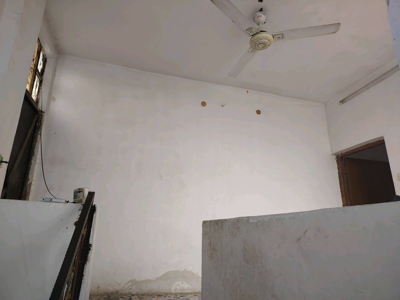 منطقة المشتل/ المعسكر  (حي فدك) 
قريب على النفط / قرب اسواق سيد جاسم 
بالفرع المقابيل مولدة حسنين
البيت مساحته 110 متر 
طابق ونص وباقي تفاصيله موضحه بالفيديو 
ورايدينه ب66 مليون
 وبي مجال طبعا