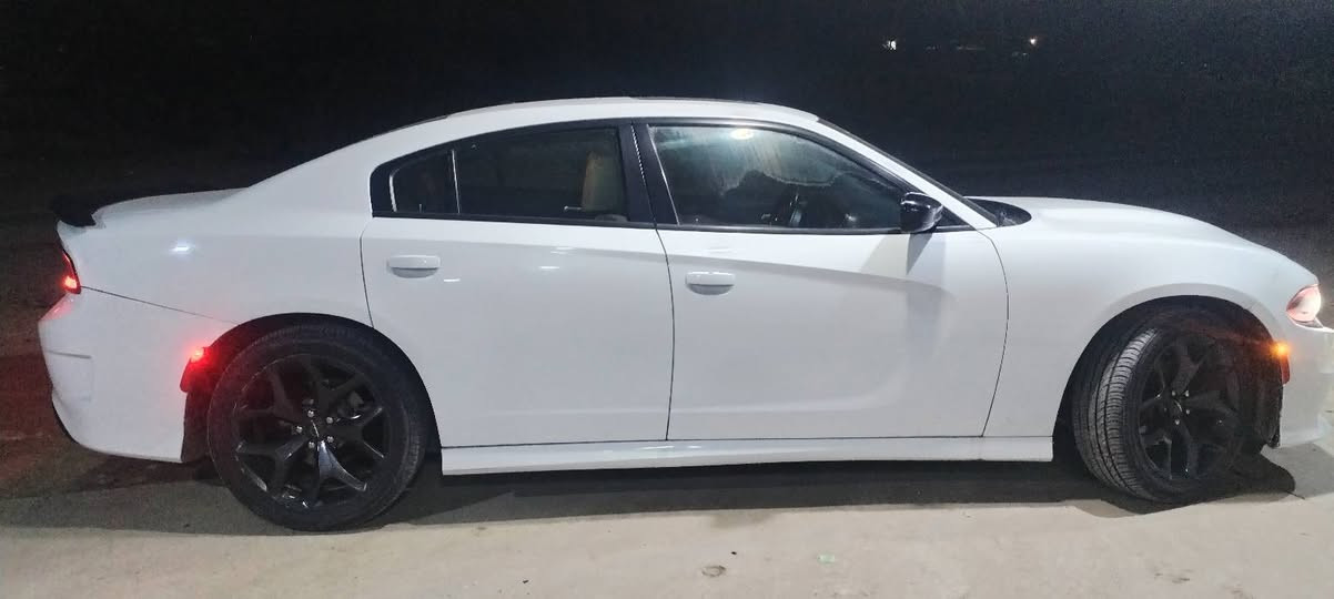 جارجر للبيع
اللون ابيض
الموديل 2019
حداديه نضيفه
مكنيه مكفولة
حادث جاملك أيسر
بنيد محدث
***********
+9647811481885
المكان بابل عوفي
السعر 245
الرقم بغداد
