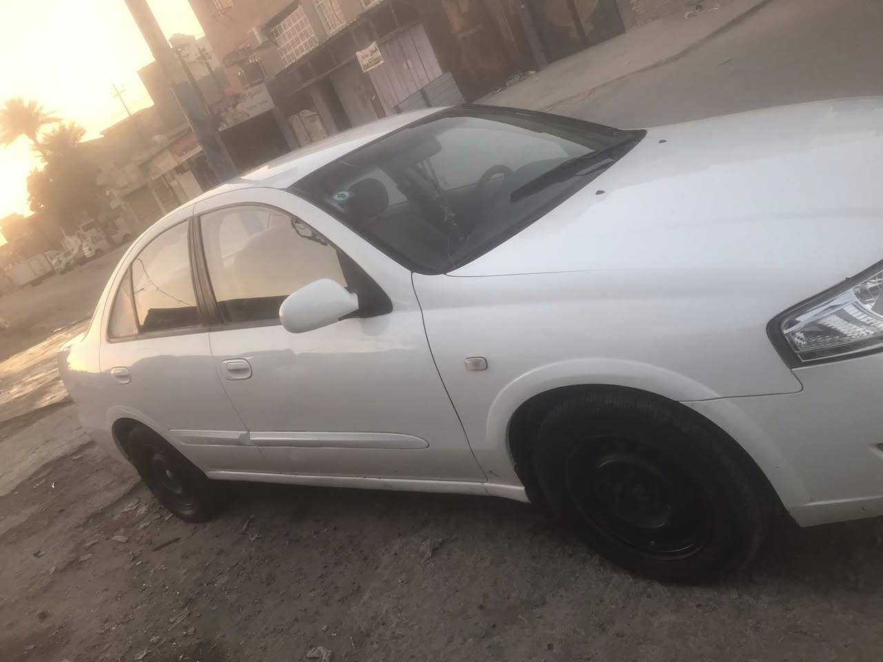 نيسان سني 2009 مكفوله من الصبغ والضربة فقط تكحيل سعرهه 87عنوان بغداد بلديات مكلف بنشر الشراي يتصل ع صاحبهه ***********
