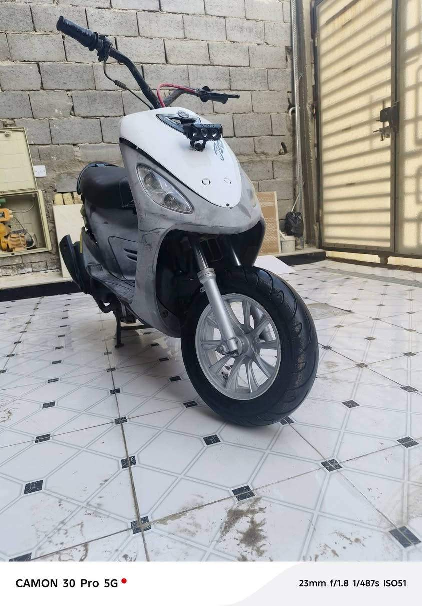 دراجه ماكس قجمه للبيع بوشه 55 شلعه ومعدل سعره 400 وبيها مجال وكفراته موجوده ***********
مكاني بصره ـ هارثه
