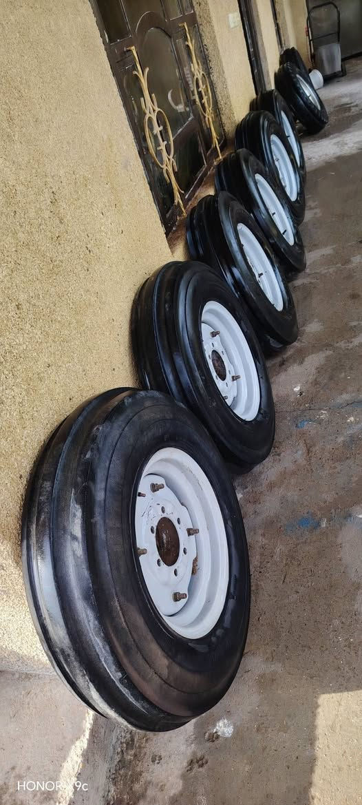 السلام عليكم تايرات فوركسن يراني تركي نكليزيه للبيع العنوان بغداد اليوسفيه *********** ***********
