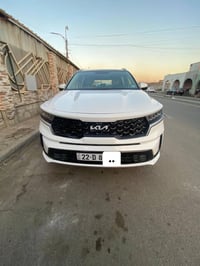 للبيع سورنتو 2023 خليجي مكفوله كفاله عامه حيل نضيفه السياره ماشيه ٤٠ ا...