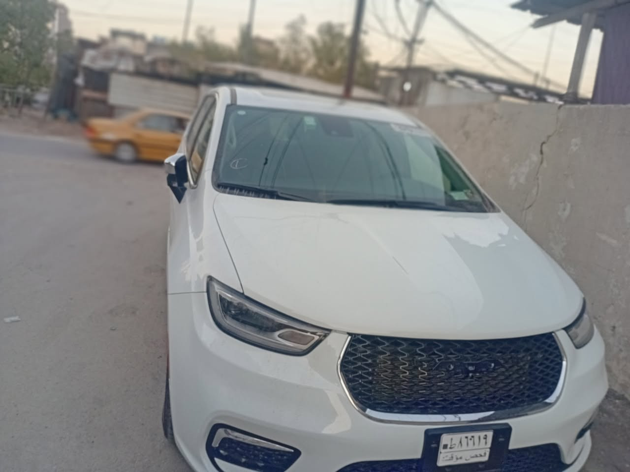 السلام عليكم       2023 لمتدد   هايبرد وبلك وبانزين 
حادثها فقط شبر من بنيد وراجع نفسه بدون ايرباك   بدون دواخل
تبريد 3 قطع
تبريد وتدفئه مقاعد وستيرن 
تدفئه مقاعد خلفيه 
بانوراما 
بصمه عدد 5
ابواب كهربائي 
حساسات خلفيه و اماميه 
نظام القياده الذاتيه
تحديد مسار 
رادار امامي وخلفي
اوتو بارك 
توقف ذاتي امامي و خلفي
تشغل عن بعد 
فتح الابواب و صندوق عن بعد 
فتح الصندوق بل الاشاره 
اطفاء المحرك اوتو 
ماسحات اوتو عند الامطار 
نظام الكار بلي واي فاي 
منافذ تايب سي كل سياره 
منافذ usb كل منافذ
نقطه عمياء 
فتح و غلق المقاعد الخلفيه كهربائي 
مقاعد كهربائيه 
نظام تخزين 
سايد بريك بصمه رقم الشاصي 2C4RC1S70PR540821
 
سياره مكانها بغداد الاعظميه

***********  ابو كرار
