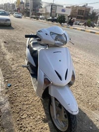ليدي حديث للبيع نضيف السعر 750لتواصل 07736033366