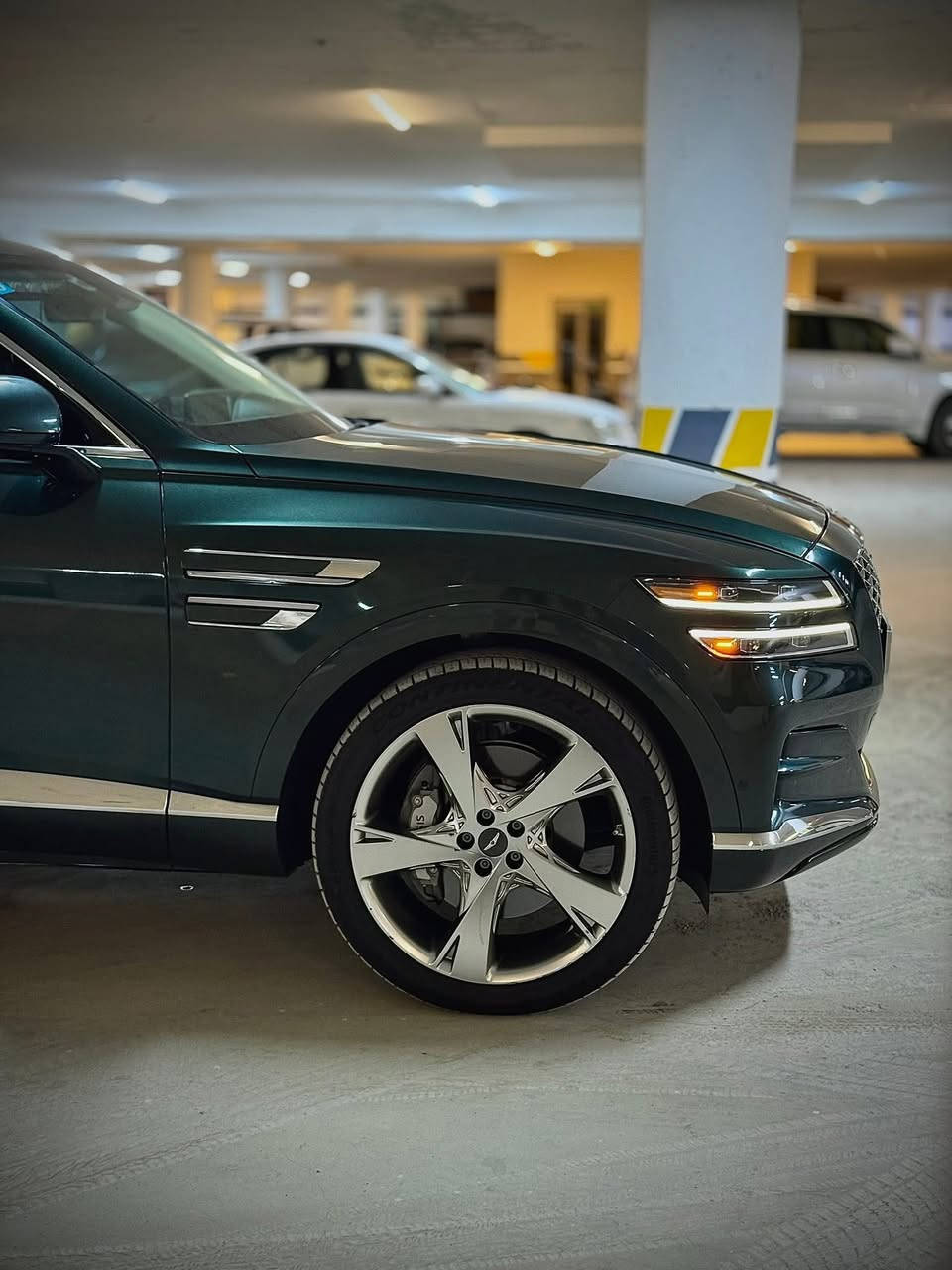 للبيع GV80 2023 Prestige
3.5 V6 

سيارة فول مواصفات اعلى فئة 

ابواب شفط/ كشن مساج/ داتا شو/شاشة دجتل /سقف كنتارا 

حادث سياره باب وجاملغ جهة السائق فقط 

ماشيه 25000 ml 

السعر  38,000 

***********
