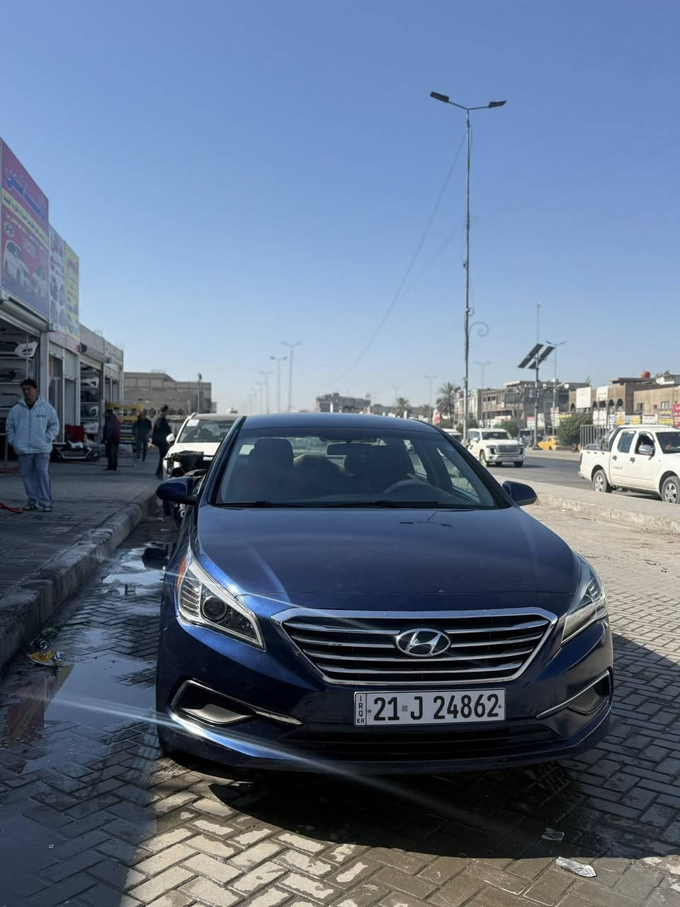 السلام عليكم سوناتا للبيع موديل ٢٠١٧ السياره وارد امريكي حادثها بجم بدون دواخل السياره جديده مكفوله من الشواصي و الغود والشخوط السياره جديده كلش رقم سليمانيه سنويه جديده بيها بس ٣. قطع من حادث امريكا السياره جديده و تخبل ربع دينار ما تصرف عليها  مكينه كي خير من الله رقم الهاتف ***********. سعر مناسب جدآ ١١٣ وبيها مجال 🩵
