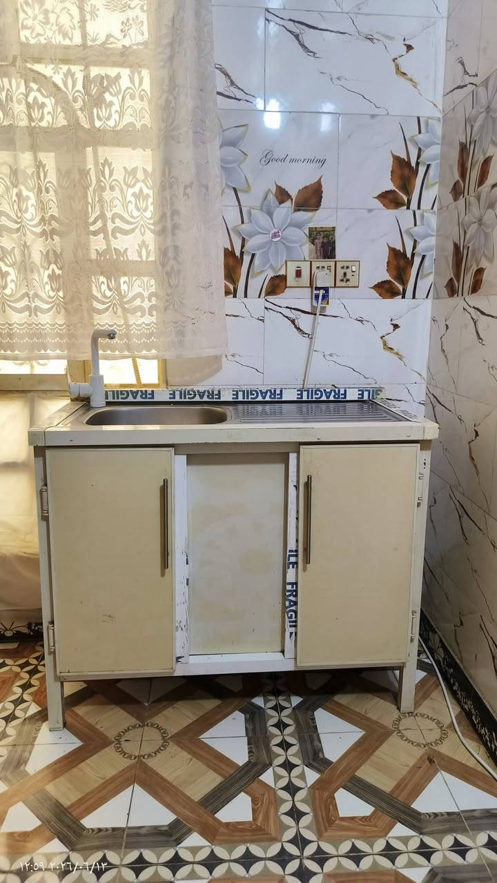 سنكي متر و١٠ سم   للبيع سعره ٧٠ الف مع الخلاط  نجف عباسية
‏‪***********‬‏
