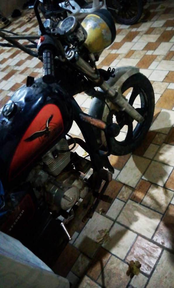 يا الله.. السلام عليكم ستوته موديل 13/محرك 150 موديل21/ كهربائيات شغال/سلف شغال/دعاميه خلفي بيها/صوت ناعم/ كلشي عالبلاد/مجرد ترتيب ودوشمه/ وسعرها بلاش جوّة السوك👈650 بس وللشراي الذهب بيها مجال ويشلع عيوني ***********
