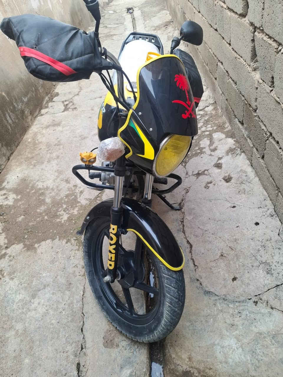 سلام عليكم. 
دراجه بوكسر موديل ٢٠٢٠ دراجه نضيفه تخبل 

مكاني الحساويه. 
السعر (٨٠٠) وبيها مجال 

***********
