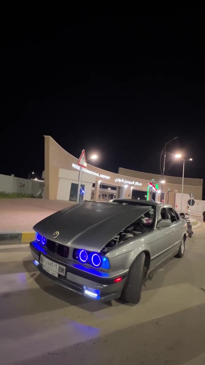 السلام عليكم شباب السياره للبيع  بي ام 520 بس كير عادي  ليت زنون اسليت بجم عريض طخم تايرات جديد باتري جديد ويل نضيف مال حويه داخل جلد اسود الغرفه حلوه حيل  مكينه لا صرف ولا نفخ جديده حلوه عيله شوته  رياضي كهربايت كله شغاله السعر 58وبيه مجال للتواصل ***********
