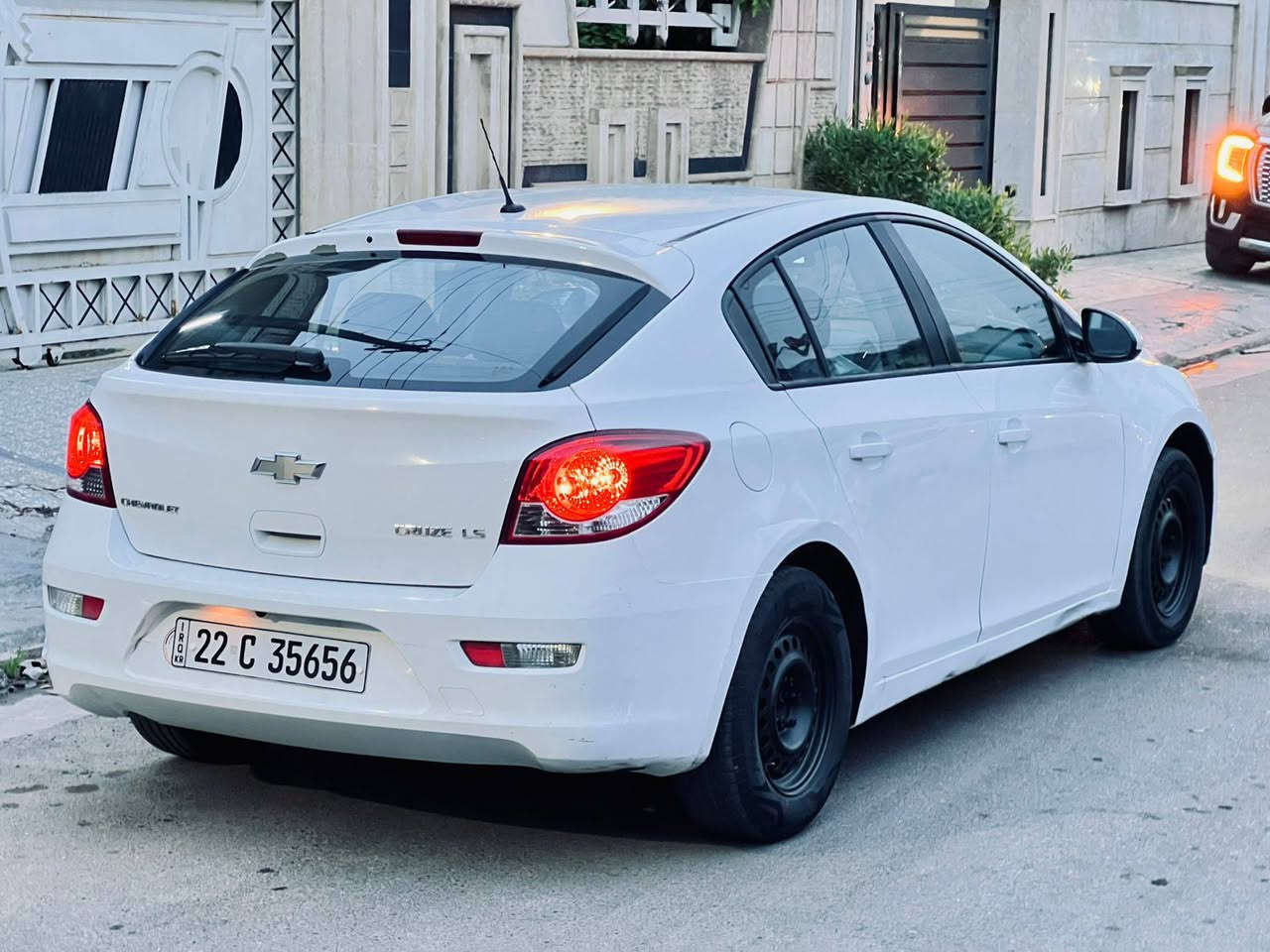 السلام عليكم للبيع شوفر كروز  خليجي مكفوله موديل 13 مكينه 1800 المرغوب بيها منظومة غاز السعر 70 ورقه تلفون ***********مكان بغداد حي الجامعة
