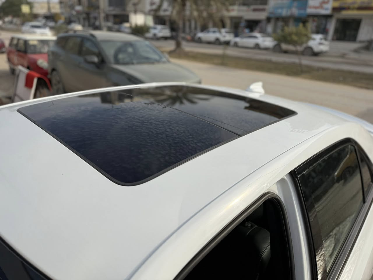 السلام عليكم
اوباما 2018 فول مواصفات الوان ابيض السياره كله ابلدي حادثه

 فقط البنيد بي شبر صبغ  مامبدل تخم تاير جديد حداديه جديده

 
ايرباك ع وضعه ابلادي تحكم استرين شفتات  الفئه السياره S

رقم بغداد تحويل ثاني يوم  

السعر 280$ بيه مجال قليل وكلشي اكو بالسوك 

للستفسار الاتصال ع الرقم ***********
