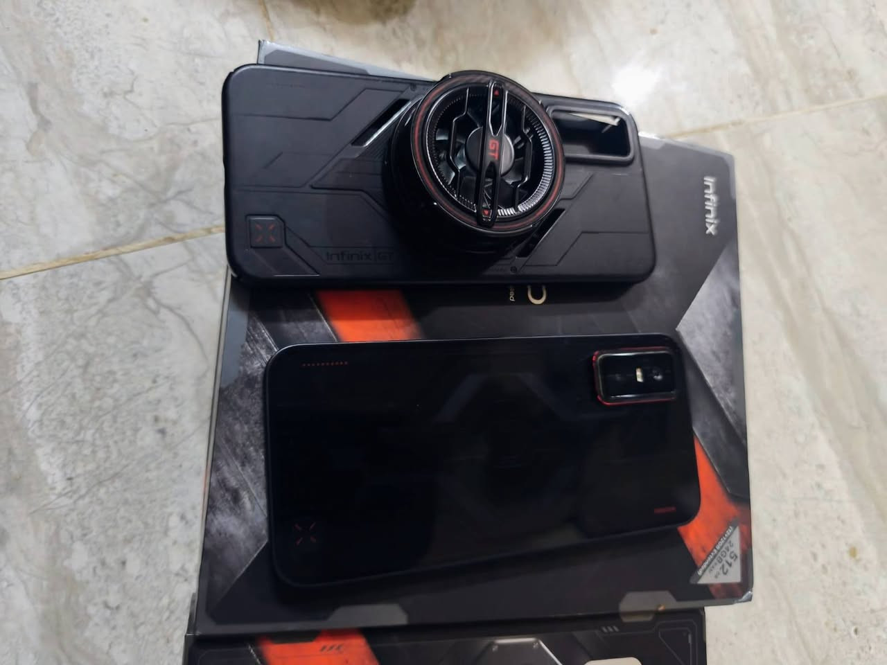 هاتف GT 30 Pro نضافه 100/100
ملحقات 
1. مبرد 
2_ كفر مغناطيز لل (مبرد) 
3. انطيك ويا 2 شاحنه شاحنه الهاتف الخاص الاصليه 
و شاحنه لتبريد 
  ذاكره  512Gb 
سعر 400
رقم تواصل 7740492252


**إذا كنت صاحب هذا الإعلان وتريد حذفه لأي سبب، رجاءا أرسل رسالة إلى الدعم الفني**