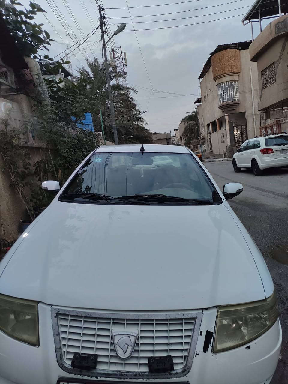 السلام عليكم
سمند سورن موديل 11
السياره ضربتها خشم الجاملق الايسر مثل ماموضح بصور
السياره جاهزه تبريد مكينه كير حداديه الغرفه شوف عينك

رقم بصره دولي 

راعيها يريد تحويل 
السعر المطلوب 37
