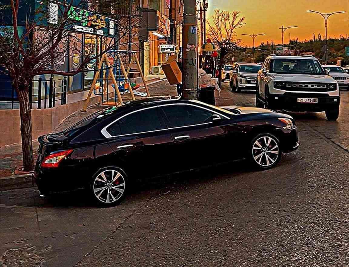 نيسان ماگزيما ٢٠١٠
به شه رتى گئرو مه كينه 
به شه رتى ١٠ فيته ر
بي كيشه به شه رت ئه ى فرؤشم
به ناوى خؤمه وه يه سه نه وى تا ٢٨ مانگى ٥ تازه يه 
٤ پارچه ى بؤياخه بئ ناوگرتن
گؤرينه وه ش ئه كه م شتيك به دلم بيت
***********
سليمانى السليمانية, العراق
