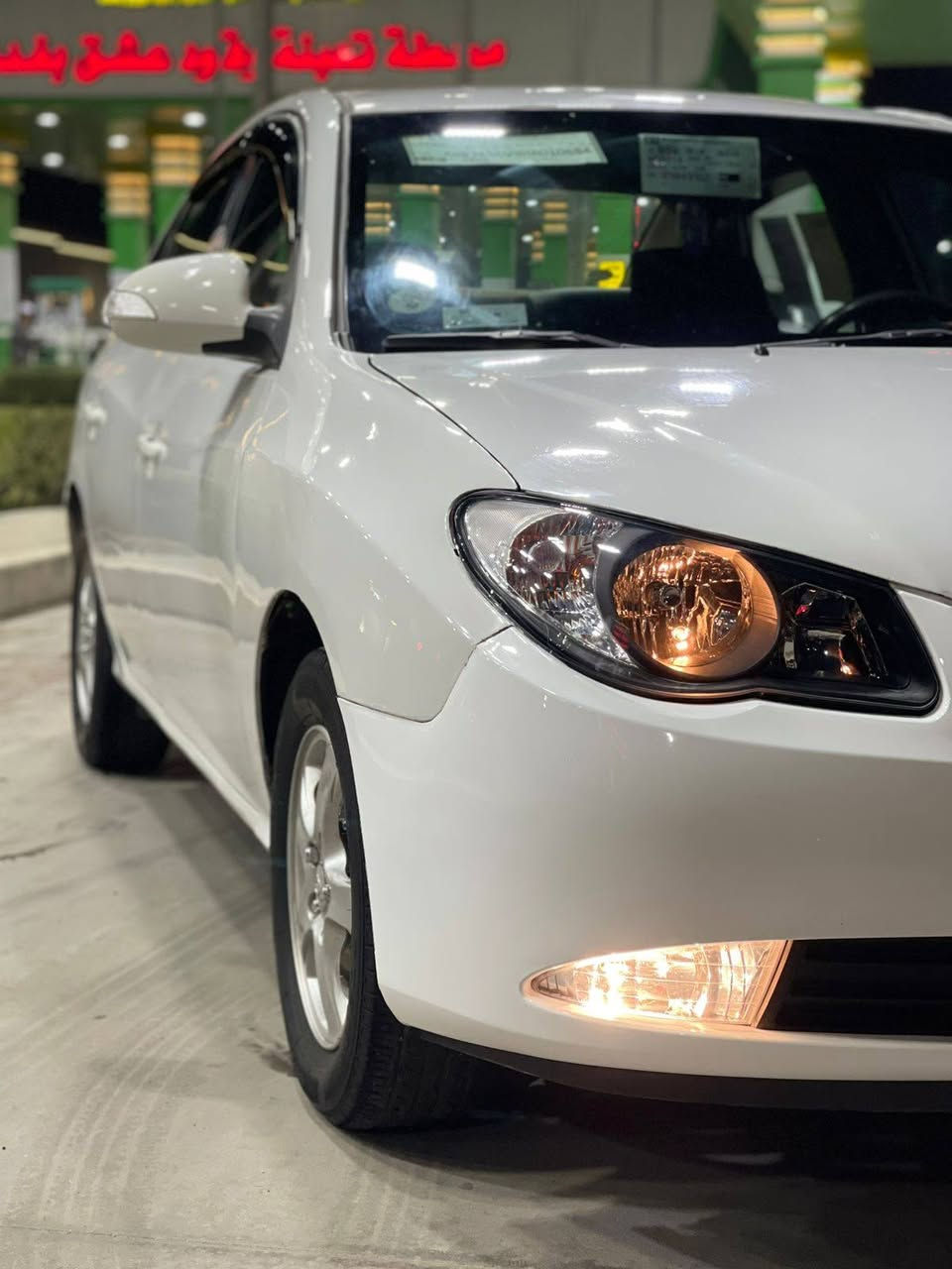 النترا موديل 2011 وارد خليجي محرك 1600 دوش ممتاز كير ممتاز حداديه جيده كهربائيات كلها شغاله وكلها بلاديه سياره تخم تاير جديد رقم بغداد داخل بيجي شاشه كبيره كاميرا خلفيه شاير بالمري  تبريد شغال تدفئه شغاله السياره يوجد بيها مكانات صبغ بدون حادث بدون دواخل  اني ابيع حزام السعر103 وبيها مجال الاستفسار على هذا الرقم *********** محمد العنوان بغداد الشعب
