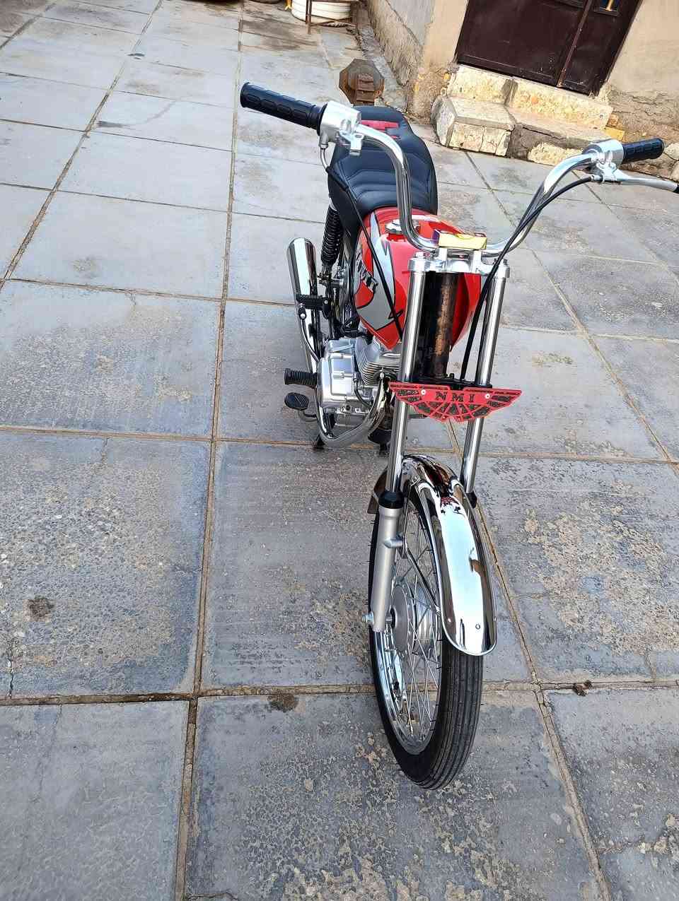 ( دراجه رقم وسنويه انگليزي .. شاصي ارشه موديل 21 )
وباقي الغراض تعمير 26 كله نامه اصلي ،، عارضه ب مليون و250 وبيه مجال بسيط للشراي .. ( *********** )#مكاني الديوانيه
