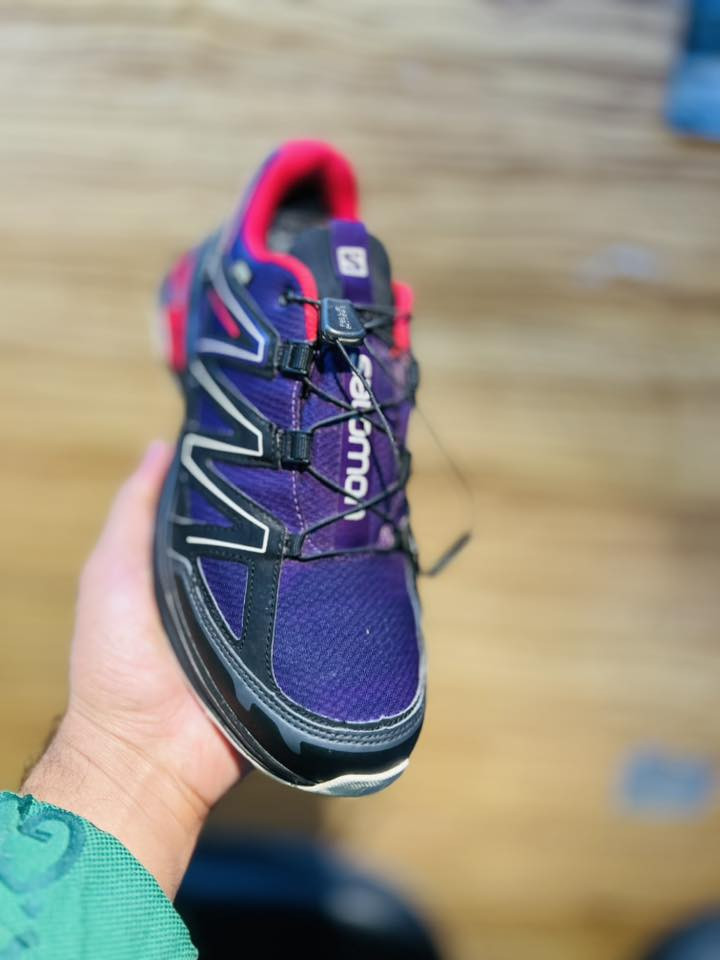 سلمون باله امريكي اصلي 
كورتيكس مقاوم للماء 
قياس 41
طول القدم 26
النظافه 100.100
قطعه مختلفه 
توصيل جميع المحافظات 
للحجز واتساب 
***********
