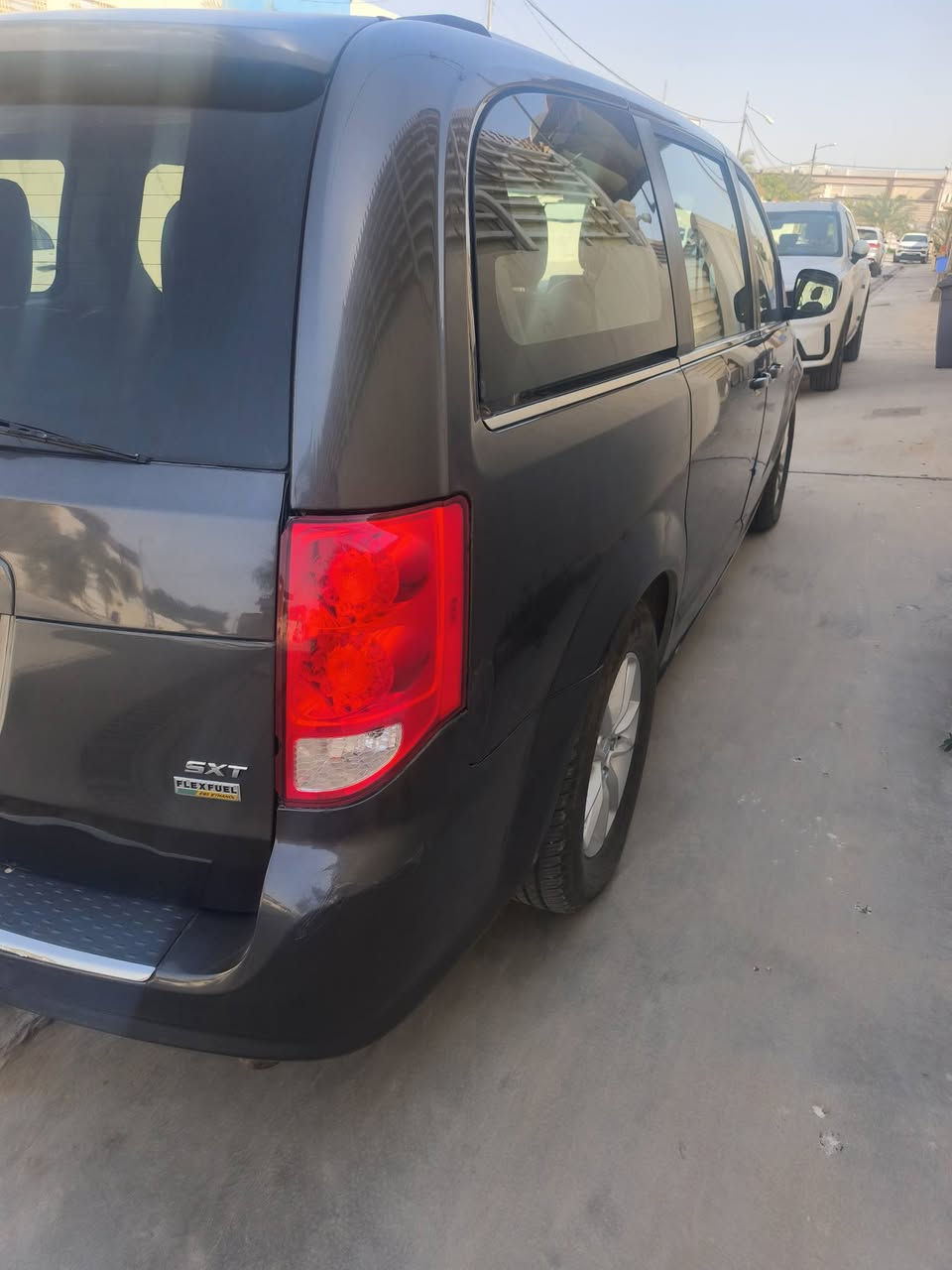 السلام عليكم
دوج كرفان sxt 2019
محرك ٣٦٠٠
منظومه غاز شغاله ٨٠ لتر
تبريد ثلاث قطع
تشغيل عن بعد
محرك / گير بحاله ممتازه
ابواب كهرباء
صندوق خلفي كهرباء
كشن السائق كهرباء
تخم تاير جديد
استعمال يومي نظيف
و بقيه مواصفات SXT المعروفه
السياره بأسمي و نقل ملكيه ثاني يوم
للبيع فقط / 155 ورقه و بيهه مجال
مكان السيارة / النجف
للأتصال / ***********
