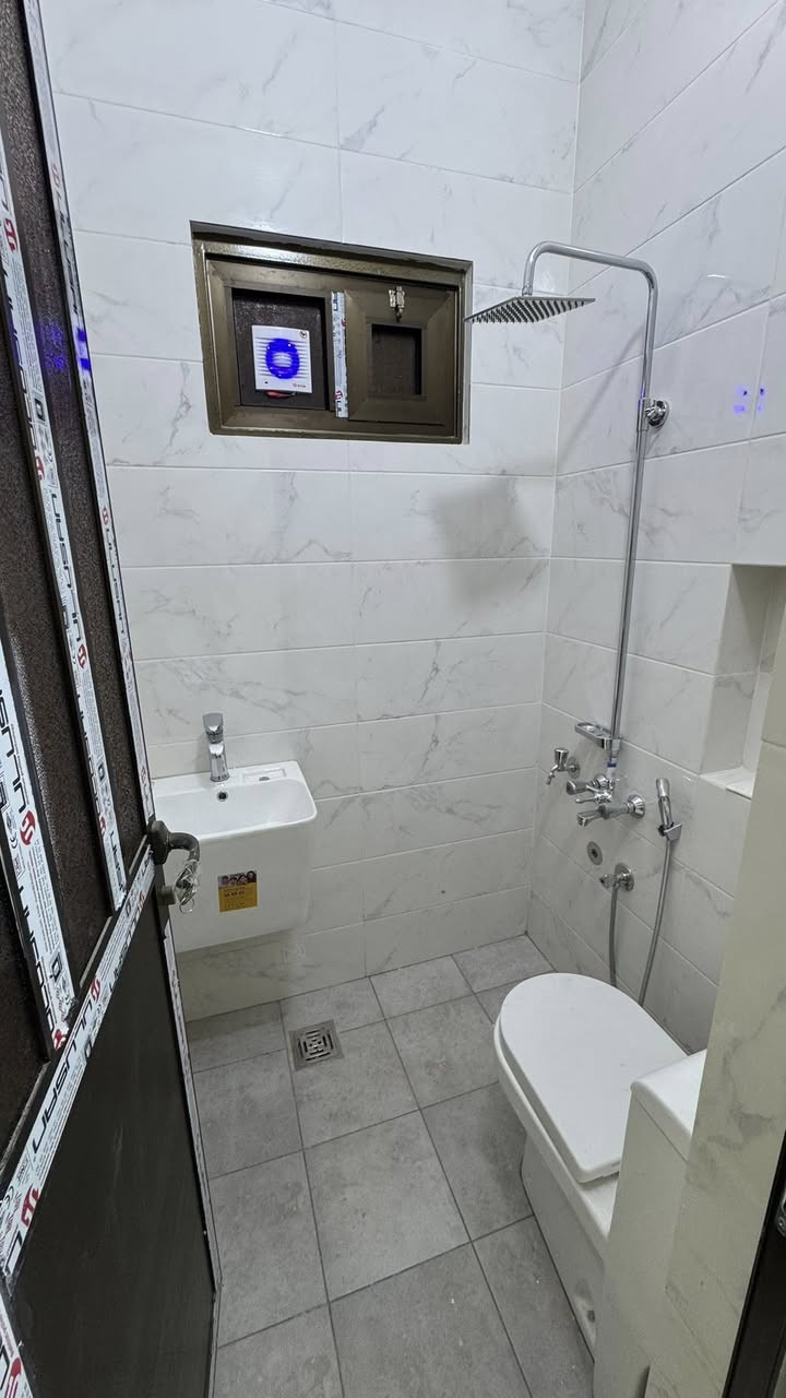 للايجار في السيدية بيت زيرو مودرن (غير مسكون مسبقاً) (مساحه 50m ) 

يحتوي على 

طابقين
وغرفتين نوم 
وصاله 
ومطبخ 
وخدمات صحيه 

السعر :850 الف 
موقع: السيديه - قرب شارع النخيل 
_______________________________________
للاستفسار ***********
الكوخ للتطوير العقاري
