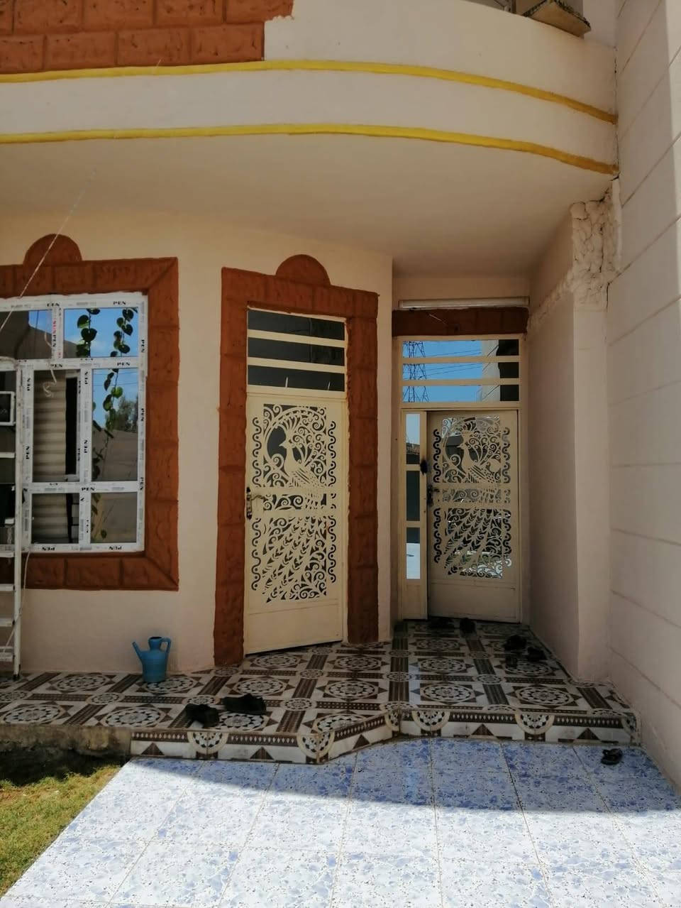دار للبيع او الإيجار.
حي الديوم خلف الزوبعي بفرعين مقابل أسوأق التنين ١٤ الف ٤ غرف نوم طابقين ١٥٠ متر ٥ ب٣٠ شارع عريض أكثر من ١٥ مطبك شتايكر شغل جناي علئ حديقة وجاهزة الحديقه ومسيجة ومزروعه ب٨٥ وبيه مجال 
او إيجار ب٣٠٠ من الاخير ***********
