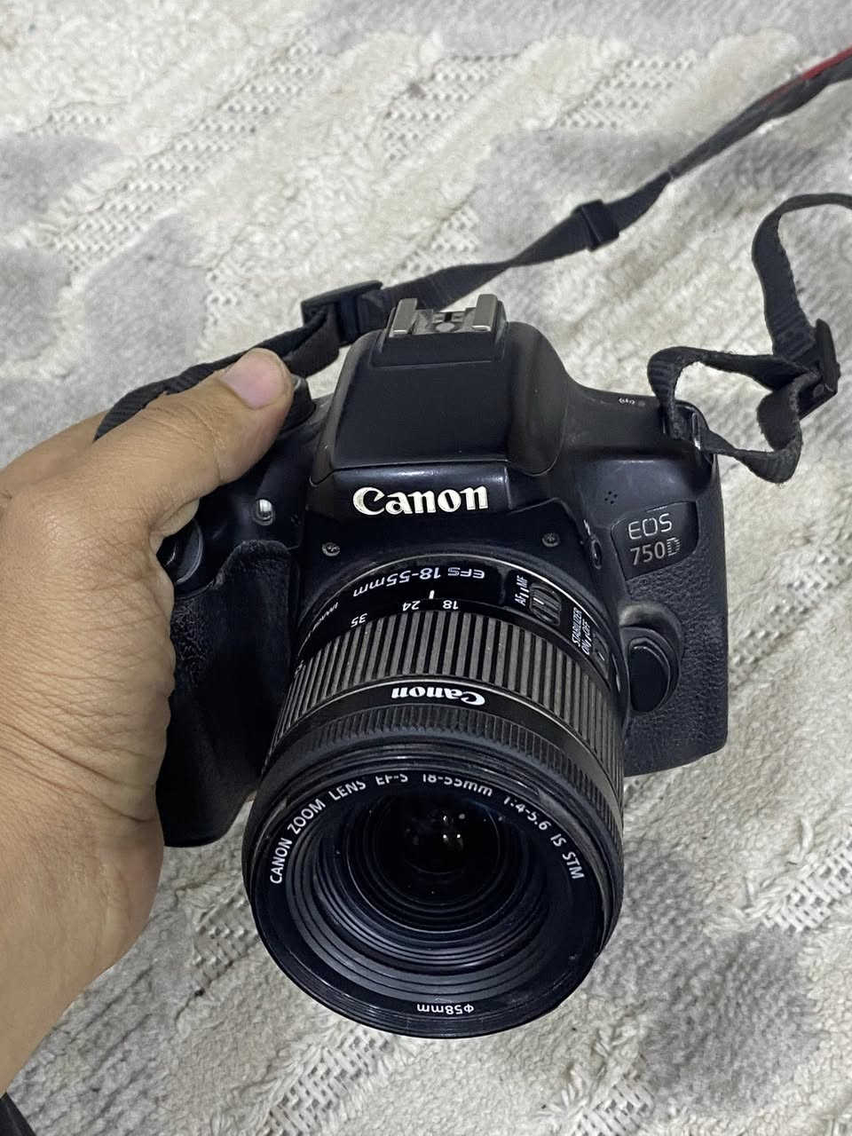 ب500 الف مستعجل علبيعة
كانون 750D للبيع كاملة و اي نقص ما بيهة
مكاني بغداد للتواصل ***********
