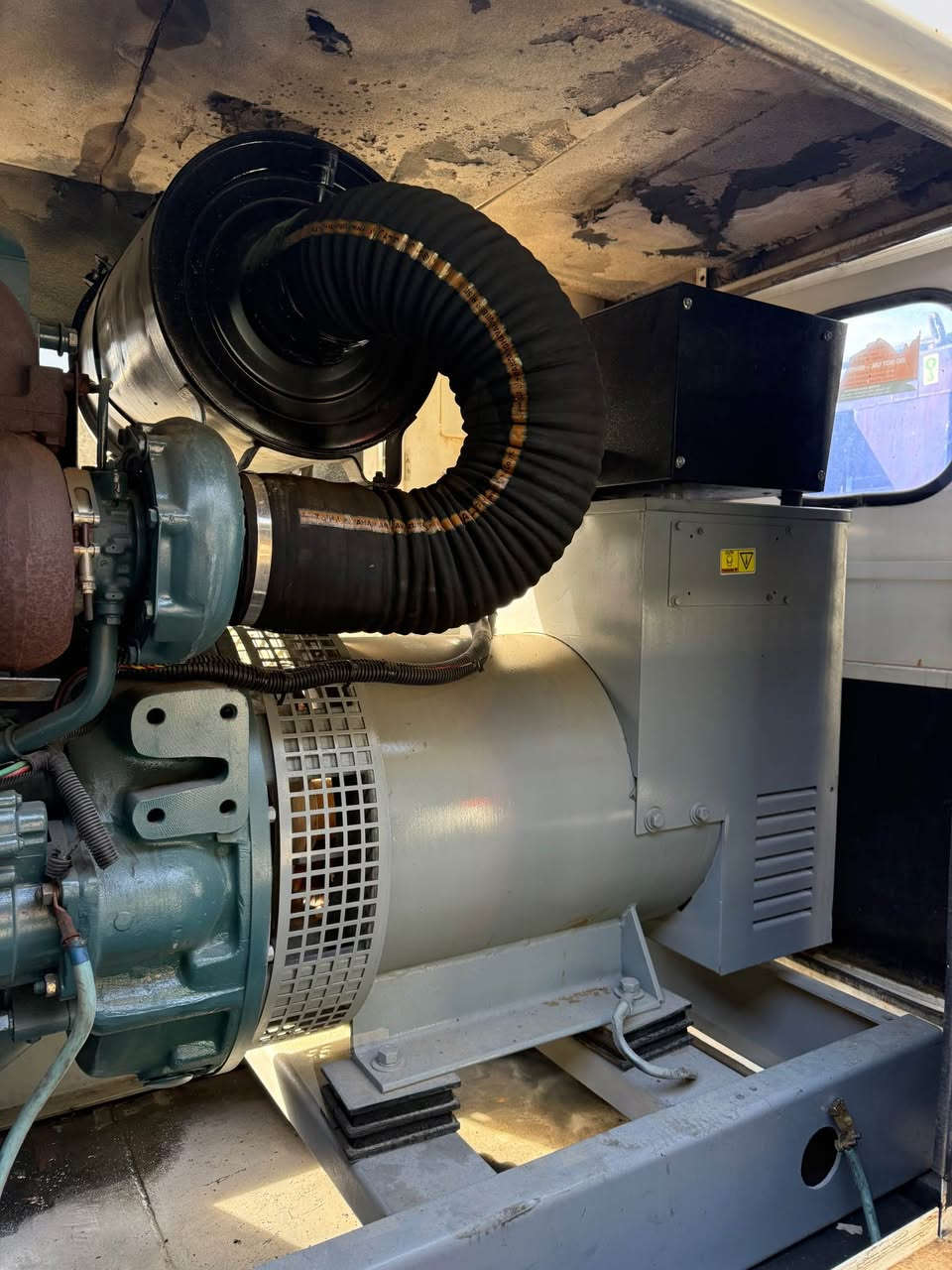 سلام عليكم 
للبيع مولده دايؤ 6 سلندر كوري
ستندر ما مفتوح بلادي اخو زيرؤ 
توليد لوري سمر  بلادي (300) كيفي
العنوان أربيل // استفسار واتساب 
*********** / ***********
توصيل لجميع محافظات العراق موجود أربيل, العراق
