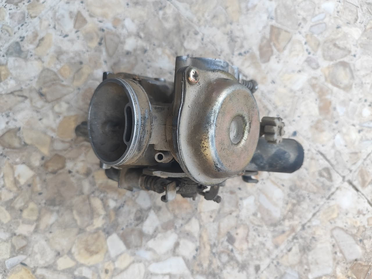 متاح غراض فراشه للبيع
كشن مع الحاضن كامل ونضيف ب 15 وبي مجال
دبل امامي دسك ب 15 وبي مجال
عقل ب 5
كويل نار ب 5
كابريتر ب 10 وبي مجال 
جك صفح الواحد ب 3 ثنينهن ب 5 
ويل خلفي ب 10 ويل امامي ب 10 ثنينهن ب 15
مكاني نجف حي المكرمه شارع عسكري كبل 
مقابيل جمله بركات الزهراء قرب كراج سيد عارف 
للتواصل خاص او واتساب ***********
