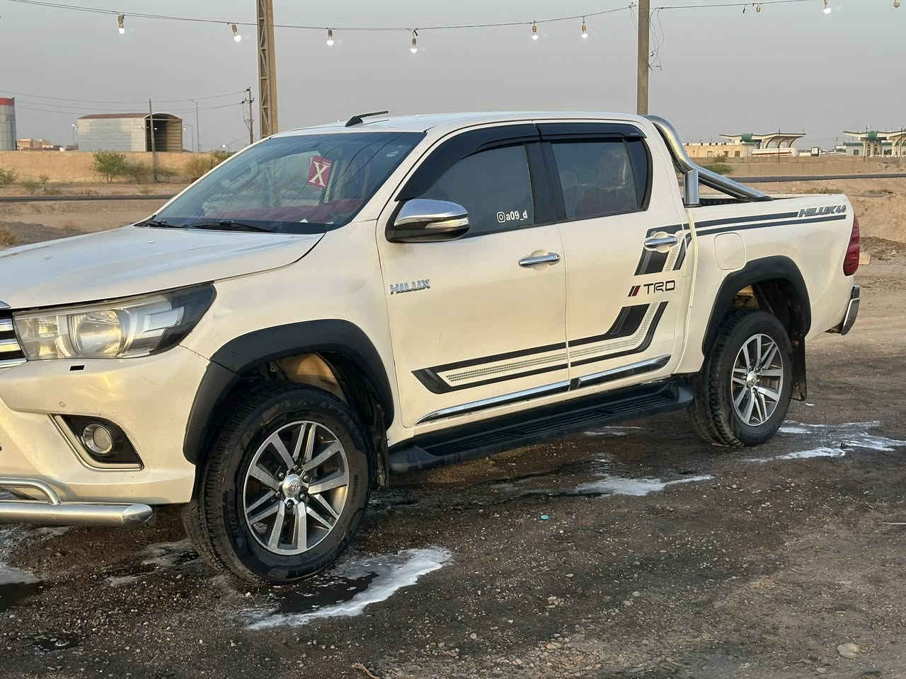 سلام عليكم سياره بيكم تويل  2017
سياره جديده معنه الكلمه 
محرك كير جديد كير  اوتماتيك
سنويه جديد هزه ما منتيه بعدهه
حداديه  تخم تاير  كله جديده 
بيه رشه  صبق قليل بل باب مال سايق فقط والباقي كفاله 
سعر195 وبيه مجال بصيط  
***********
