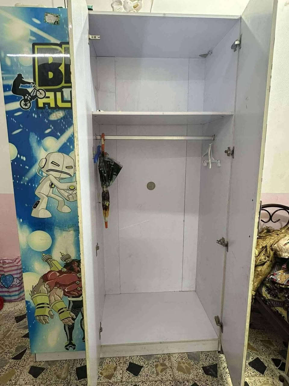 غرفه  نفر  نضيفه وياها دوشك هديه سعر ١٣٠   مكان الاعظميه شراي يتصل @إشارة
***********
