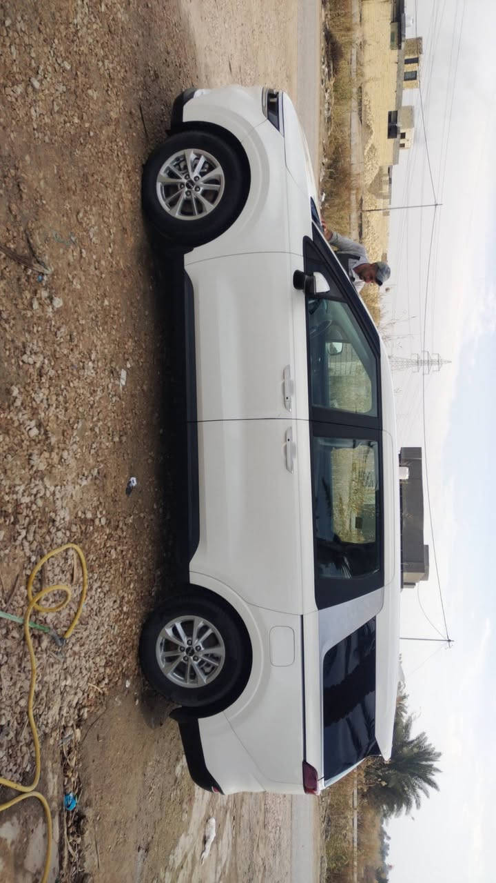 سلام عليكم كيا كرنفال 2022 وارد امريكي سياره باسمي مصفره هيه وغرامات باسمي مداور ثاني يوم ضربه بجنطه فقط ولباقي كفاله عامه رقم بغداد نكليزي اجره  تحكمات تشغيل عن بعد السعر 275وبيه مجال بسيط مكان السياره المثنى ***********
