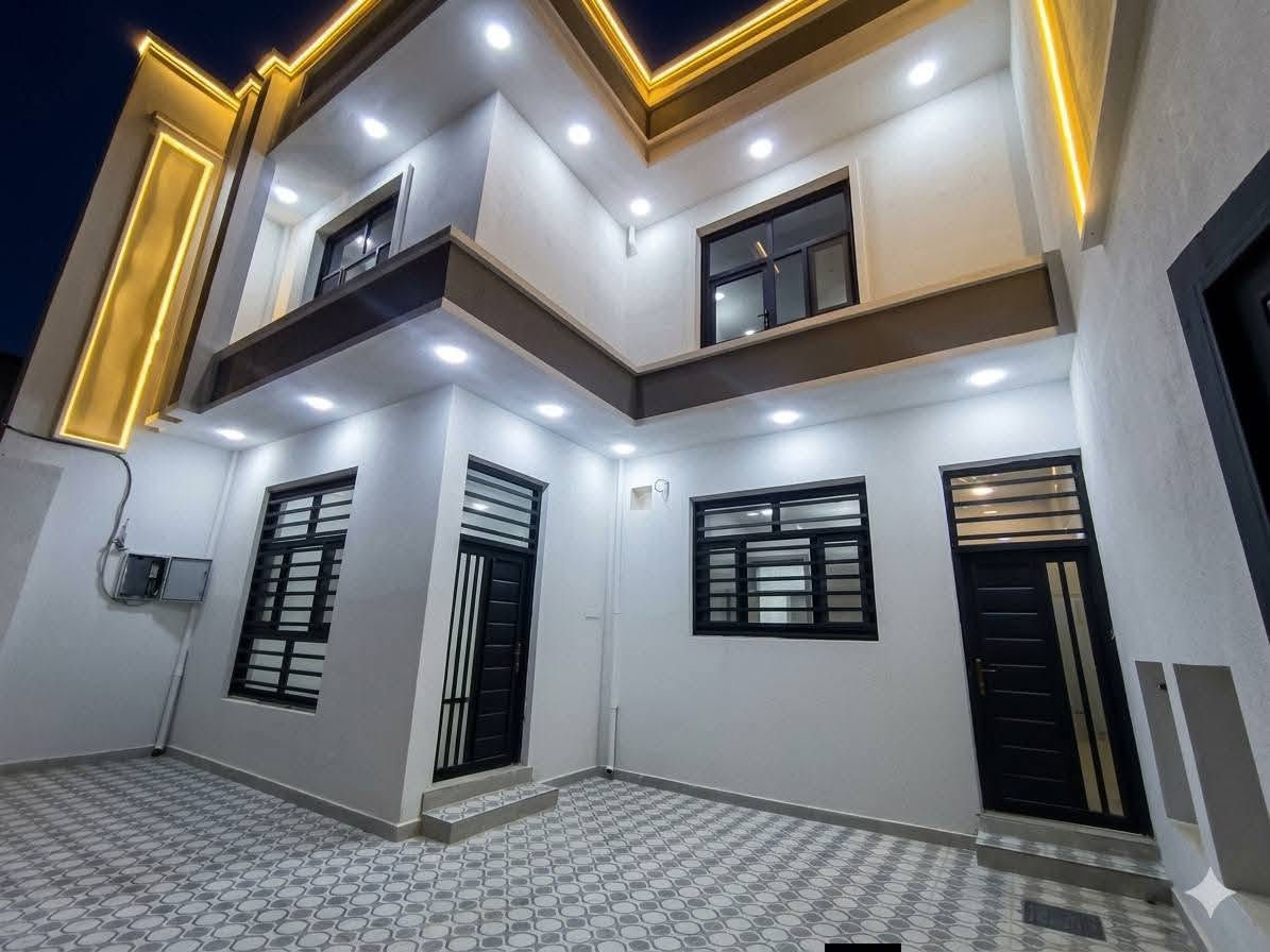 🏡 دار سكن للبيع في حي الفرات
استغلو الفرصة واشتري عقارك الان قبل تطبيق منصة عقاري

✨ بناء عصري وتشطيب فاخر – جاهزة للسكن

📐 المساحة: 200 متر
🏗️ البناء: كونكريت مسلح – درجة أولى
🏠 عدد الطوابق: طابقان

🔹 الطابق الأرضي:

- غرفتا نوم
- صالة كبيرة
- استقبال
- مطبخ
- طارمة
- صحيات داخلية وخارجية
- مناوير

🔹 الطابق الأول:

- غرفتا نوم
- صالة
- إحدى الغرف سويت
- سطح

⭐ مميزات العقار:
✅ واجهة مودرن بتصميم حديث
✅ تشطيب فاخر ومواد عالية الجودة
✅ موقع ممتاز مقابل ساحة وقريب من شارع 20 متر
✅ جميع الخدمات متوفرة: ماء، مجاري، كهرباء، تبليط، ومقرنص

📞 للاستفسار والمعاينة:
مراجعة مكتب علاء الخالدي للعقار أو الاتصال على الرقم:
***********

