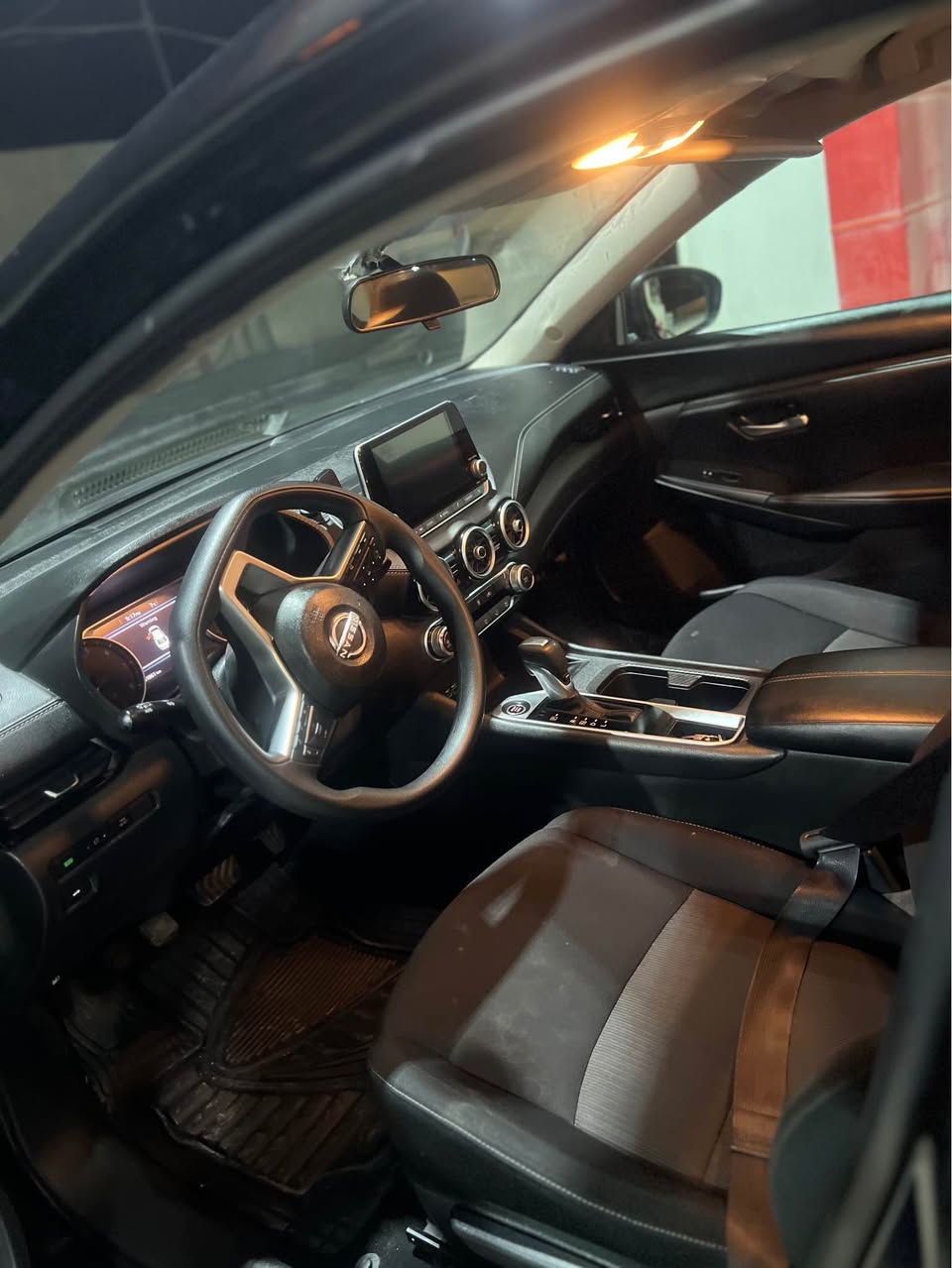 سێنترا ٢٠٢٣ 
مواسەفات sv 
سیارەکە تازە رەقەم کراوە هەموو شتی جایزە 
گێر مەکینە تەبرید بەشەرت 
تازە رەقەمی شکاوە رەقەمەکەشی زۆر جوانە ئەویشی لەگەلە 
٣٨ هەزار رۆشتوە 
سیارەکە ٦ پارجەی بۆیاخە بێ دەحم و وەرگەرانی نیە نیو جەوانی سەقفی لە شاحینەی شتی پی کەوتوە  بۆتە سبوخ من بە عام دەی فرۆشم دەحمی زۆر جوانە پیش و پشتی کەپسە سیرەکە چوار تای نوی لەسەرە 
ژماری موبایل *********** 
لە هەولیرە سیارەکە
١٠٩ مەجالکی براینانەی تیدایە 🥰 أربيل, العراق
