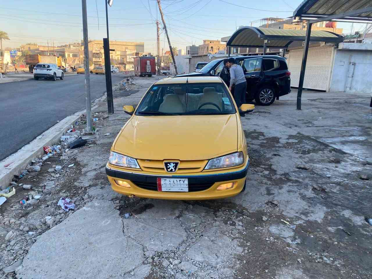 سلام عليكم للبيع بيجو بارص موديل 2015 سياره جديده مكفوله صدر امامي خلفي جديد تخم تاير كير مكينه كفاله تبريد ثلج بيه تصليح خفيف بل هلال مكان بلديات السعر 50 وبيه مجال ***********
