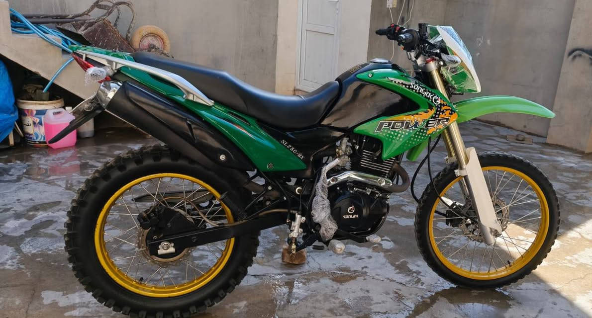 سلام عليكم 💚🖐️

للبيع دراجه قفاز جبلي شريكه سونيك 💥💥
موديل 2023 بعد جديد ماشي كلش قليل ✅
منفيس كامل 📝 مستخدم قليل بعد بل كارتون 📦 
دراجه نايم لوك لوك شرط كل✅
محرك 250 نشاط فول دراجه 🚀 
سعر تعال خاص شراي خابرني 📞 

مكاني كركوك ❤️ 

***********
***********
