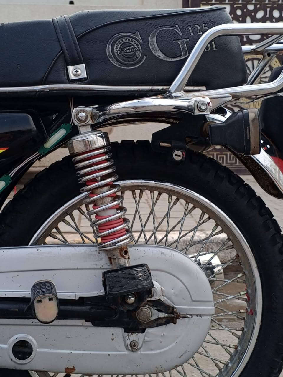 السلام عليكم دراجه سونك ام الختم باب الاول موديل 24 كامله مكمله كهربائيات اشاير لايت عالي ناصي بك لايت اي نقص ما بيها مكينة برغي مامفتوح بيها مكفولة لا تنقيص ولاتبخير الدراجه ترايها للبصرة
السعر : 650 وبيها مجال 
العنوان : بعداد الشعب شارع الصحه 
الرقم : ***********
