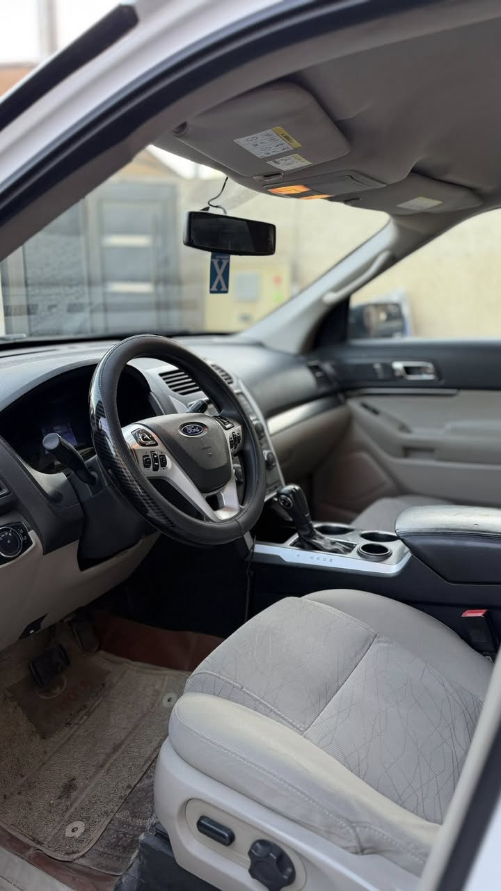 للبيع سيارة فورد اكسبلور  2014 رقم اربيل
المواصفات نص  فول
 محرك 6سلندر 3.5
فورويل awd
تحكمات ستيرن فول
لايت زنون
7 راكب
حساسات خلفي
تبريد 3 قطع امامي وسطي وخلفي مع تحكمات 
8 سماعات
 بيها قطعتين باب صبغ وجمالغ مفتوح 
رقم اربيل
السعر 160$ورقة وبيها مجال 
للاستفسار
***********
مكان السياره بغداد شارع فلسطين
