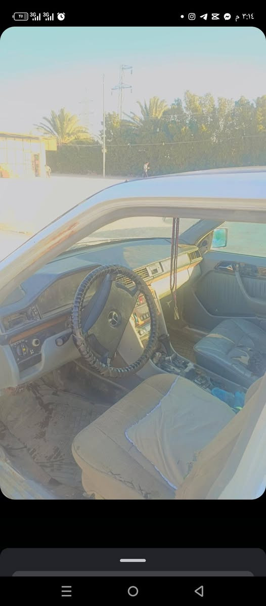 مرسدس دب للبيع موديل 91 مكينه وكير 2500  مكفولات سياره جاهزه  تخم تاير  جواهه حداديه نص عمر  ***********
