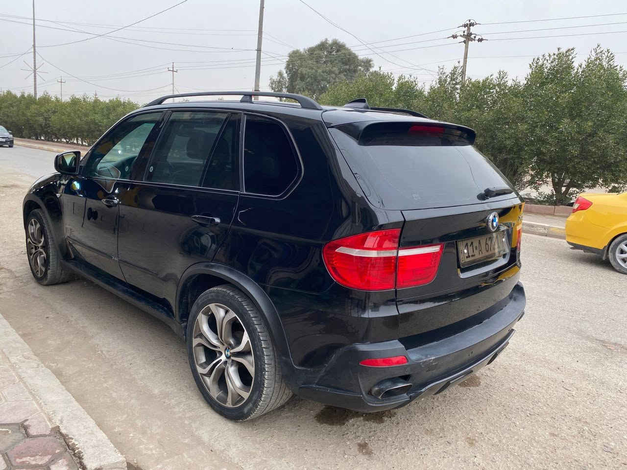 السلام عليكم سياره BMW x5 2009 للبيع او مراوس مكينه 8 سلندر 48تنفس طبيعي كير مكينخ كفاله وارد أمريكي جاملغ امامي مبدل بدون دواخل سياره بلادي جاهزه فول مواصفات رقم بغداد انكليزي بسمي السعر 120عنواني واسط كوت *********** /***********
